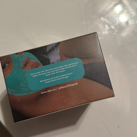 NEW! Dew of the Gods fijifuji Collagen Whip Vitamin Mask - Picture 4 of 5